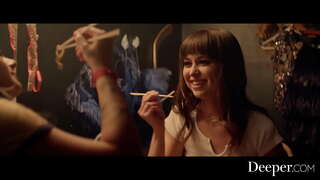 Гүн гүнзгий. Тачаангуй нялхас эдлэх лесбиян зөндөө