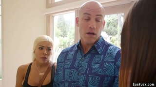 Sani uriasi blonde mama vitrega Luna Star devine futute de noul ei iubit Derrick Pierce apoi o leagă goth teen Avi Dragoste si-o trage și ceară ei