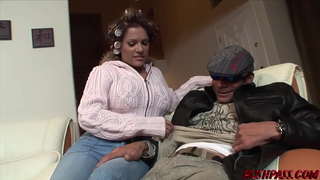 Store Hoppende Pupper og En Tur På Ramon FOR MILF Jordan