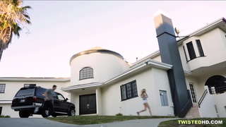 ���არ მეგობრის ხოლო დედა დადის? ლამაზი!