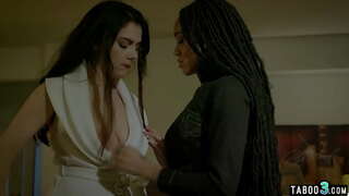 ���ዳዲስ ግምገማዎች boobed lesbian ቅድሚያ በ ዓም መጠቀም ቅድሚያ ተቀጣሪ