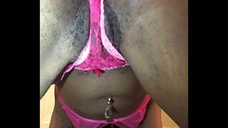 нелликантсэй танцует тверкинг близко к твоему адамга