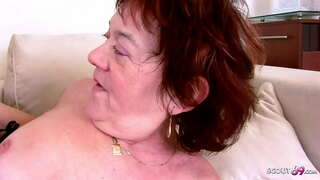 ЕКСТРЕМНО СТАРА РЕД ЗРЕЛА ЗАСТУКАЛА МАСТУРБИРУЮЩЕГО И ЗАВОДЉИВЕ НА СЕКС МЛАДОГ МОМКА