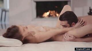 ���มสีน้ำตาลลูกจ้างของจิ๋มเลียงั้นระยำของเธอจัดการ