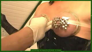 Peitos com o desenho de pinos &amp;amp; play com xixi buraco