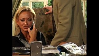 GL-德尔菲娜-是--老板-露露