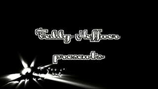 Hiru hot chicks eta maitasuna sofa