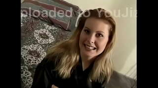 Волосатая киска наездницы вблизи