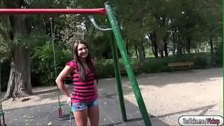 ���্রিস্টিনা মধ্যে জনসাধারণের জন্য নগদ