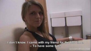 ���ందమైన మోడల్ కోసం FUCKS డబ్బు!