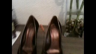 Mening xonadoshim poyabzalida Cumming 01