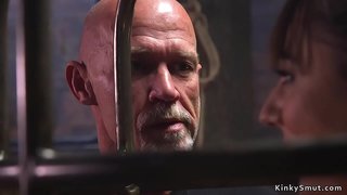 ���ድሚያ የታዘዘ fucks ቅድሚያ brunette ባርያ ጥልቅ ደረጃ ስምዎ bangs መጠቀም pussy ውስጥ ተመሳሳይ ባርነት