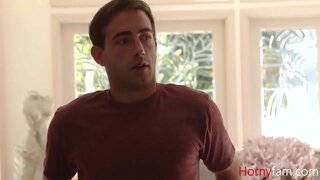 MILF Hrani Svoje njom maca Kompozitni Nećaka