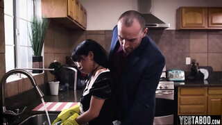 ���ોટા બોબલા વાળી મહિલા છોકરી housemaid ચિક નહીં રફ પાછળ fucked