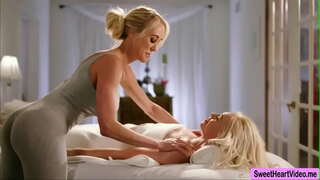 MILF Brandi te Aroha tauturu ia Kiritaki Lyra Ture teen topanga tae orgasm